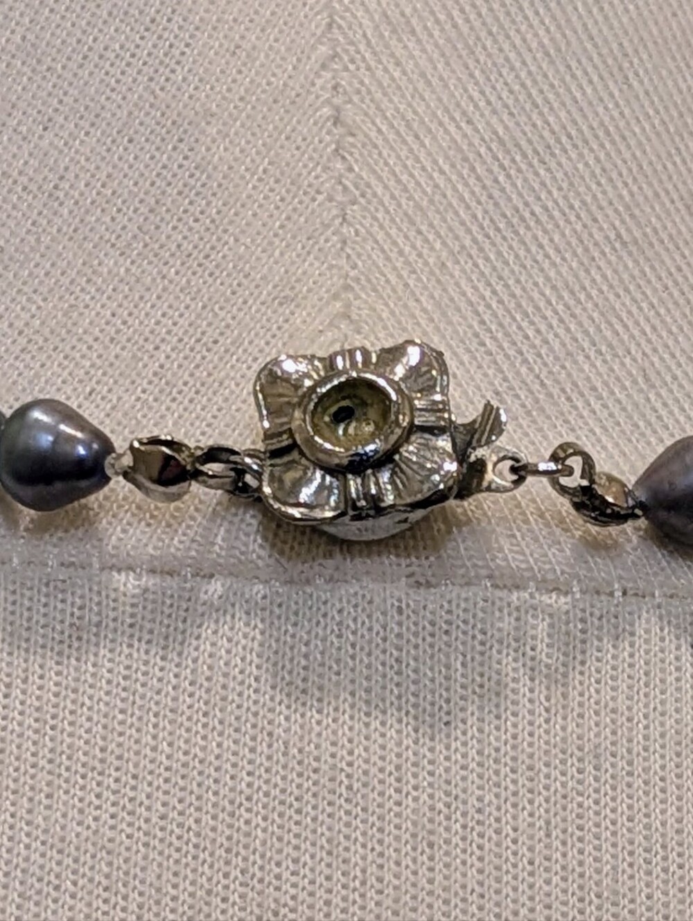 GUC Genuine Black Tahitian Circle Pearl Strand Necklace with Box Clasp - Picture 6 of 8
